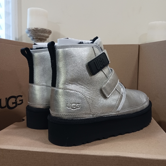 Ugg Neumel Platform Leather Strap Logo Boots Size 6 Youth/7.5 Women - Picture 5 of 10